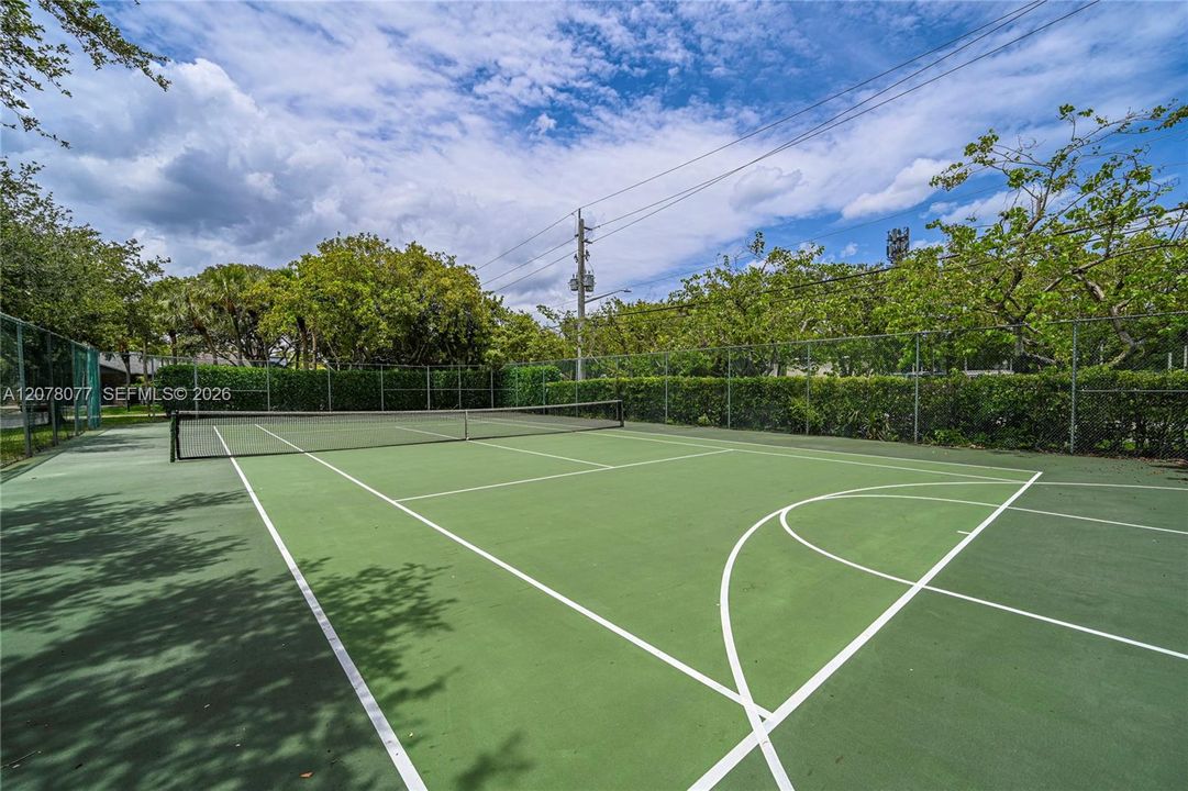 Basketball / Tennis Court