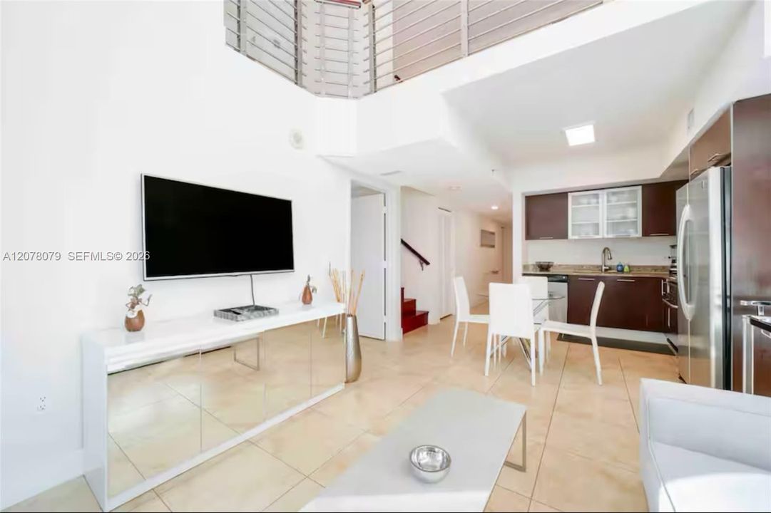For Rent: $4,200 (2 beds, 2 baths, 1402 Square Feet)