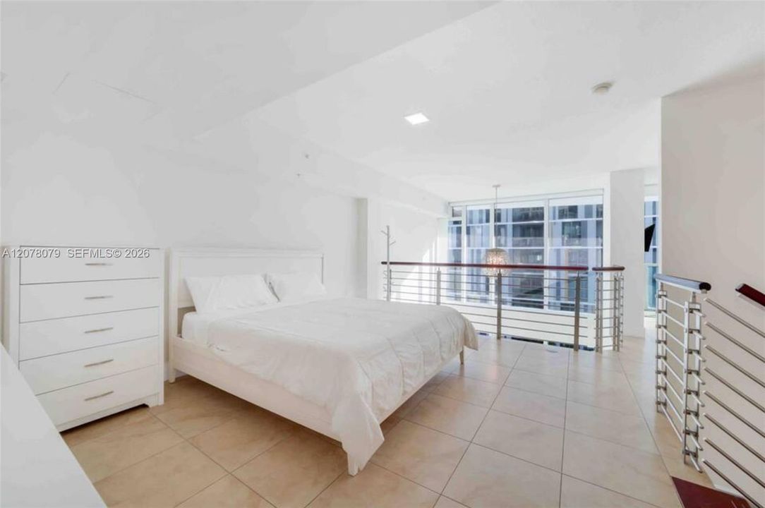 For Rent: $4,200 (2 beds, 2 baths, 1402 Square Feet)
