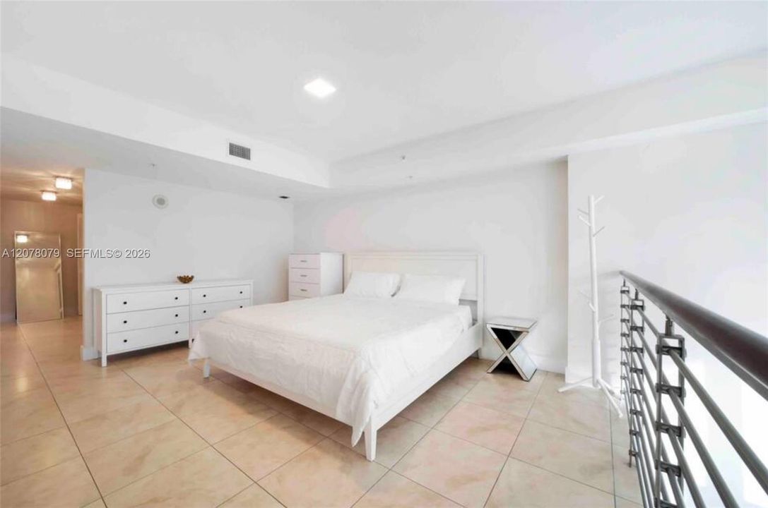 For Rent: $4,200 (2 beds, 2 baths, 1402 Square Feet)