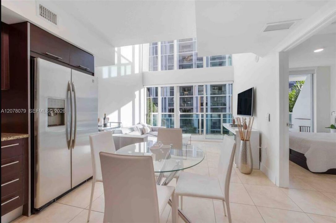 For Rent: $4,200 (2 beds, 2 baths, 1402 Square Feet)