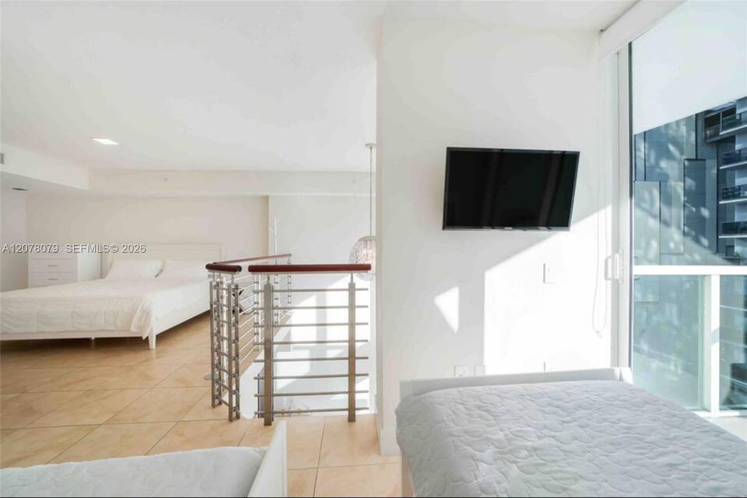 For Rent: $4,200 (2 beds, 2 baths, 1402 Square Feet)