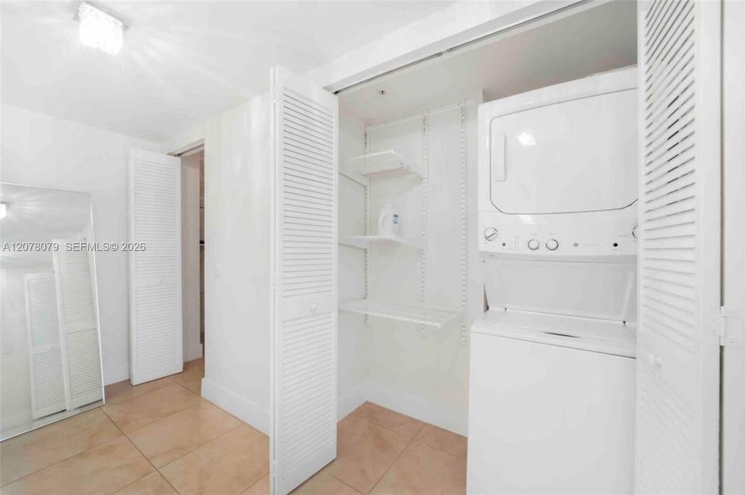 For Rent: $4,200 (2 beds, 2 baths, 1402 Square Feet)