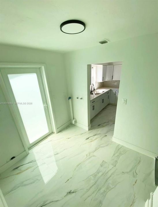 For Rent: $3,500 (3 beds, 1 baths, 1175 Square Feet)