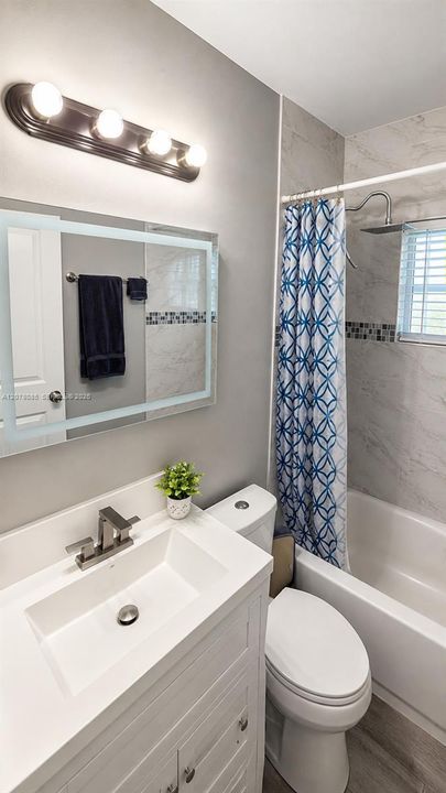 For Rent: $2,500 (2 beds, 1 baths, 768 Square Feet)