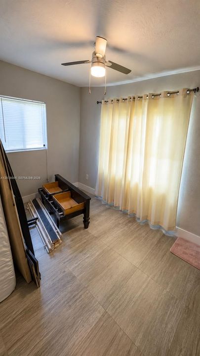 For Rent: $2,500 (2 beds, 1 baths, 768 Square Feet)