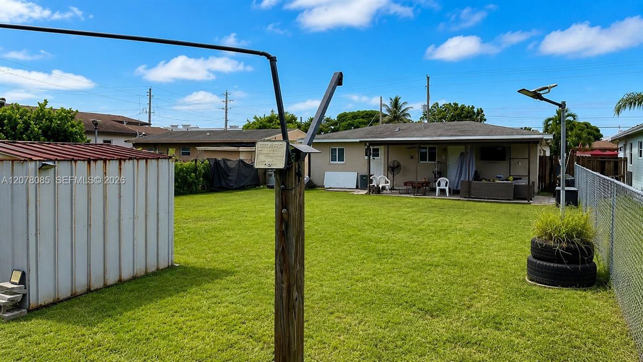For Rent: $2,500 (2 beds, 1 baths, 768 Square Feet)