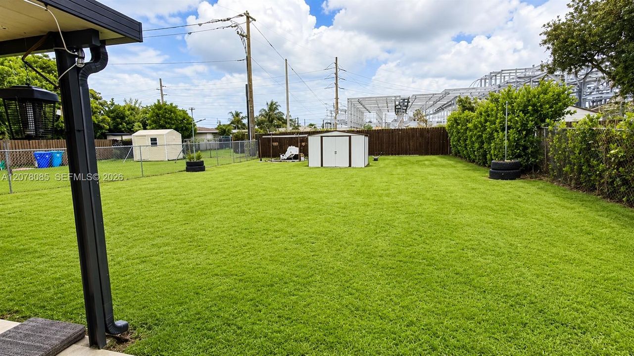 For Rent: $2,500 (2 beds, 1 baths, 768 Square Feet)