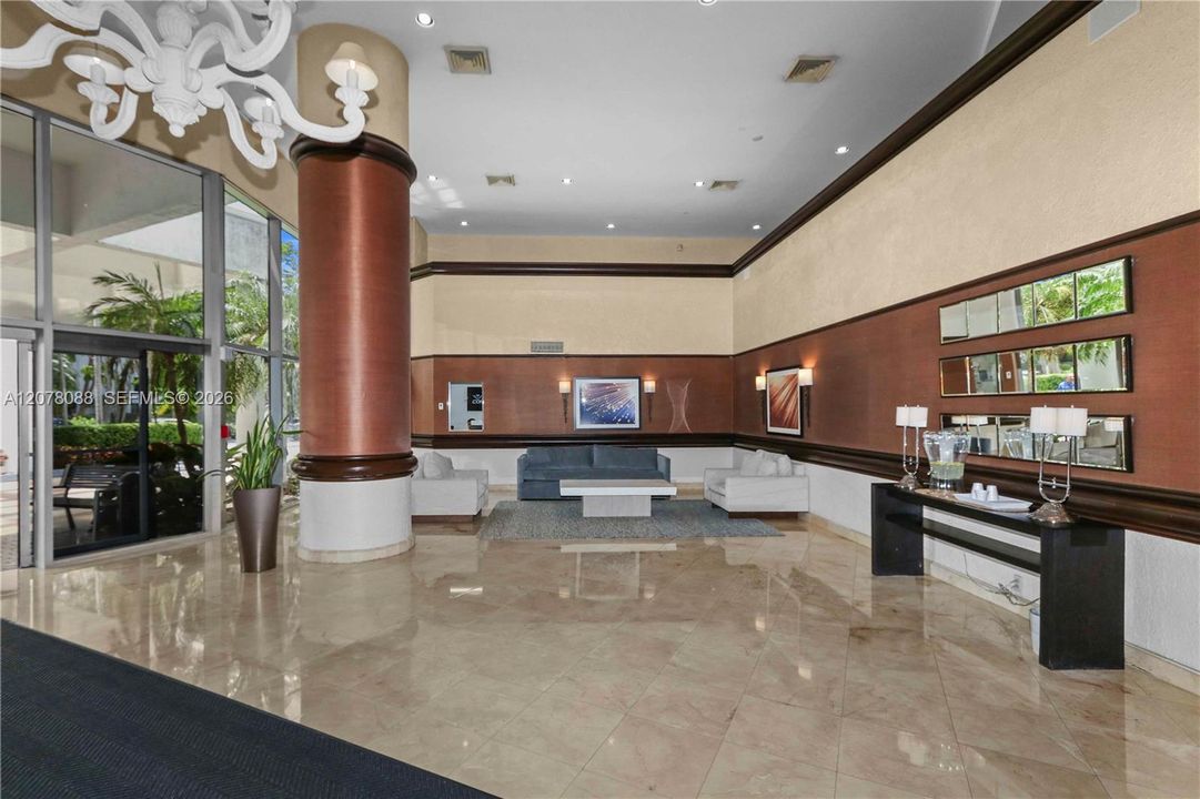 For Sale: $427,000 (2 beds, 2 baths, 1181 Square Feet)