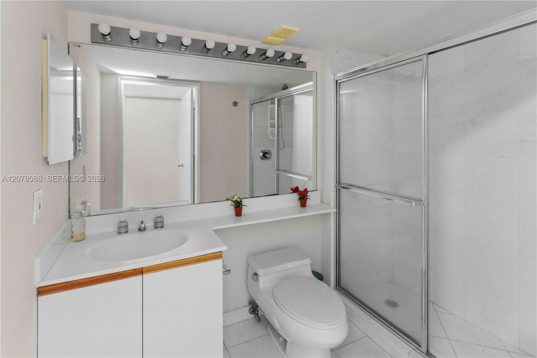 For Sale: $427,000 (2 beds, 2 baths, 1181 Square Feet)
