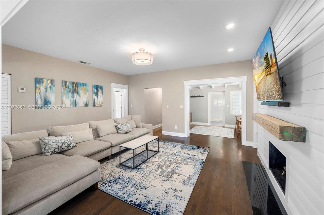For Rent: $8,500 (3 beds, 2 baths, 2057 Square Feet)
