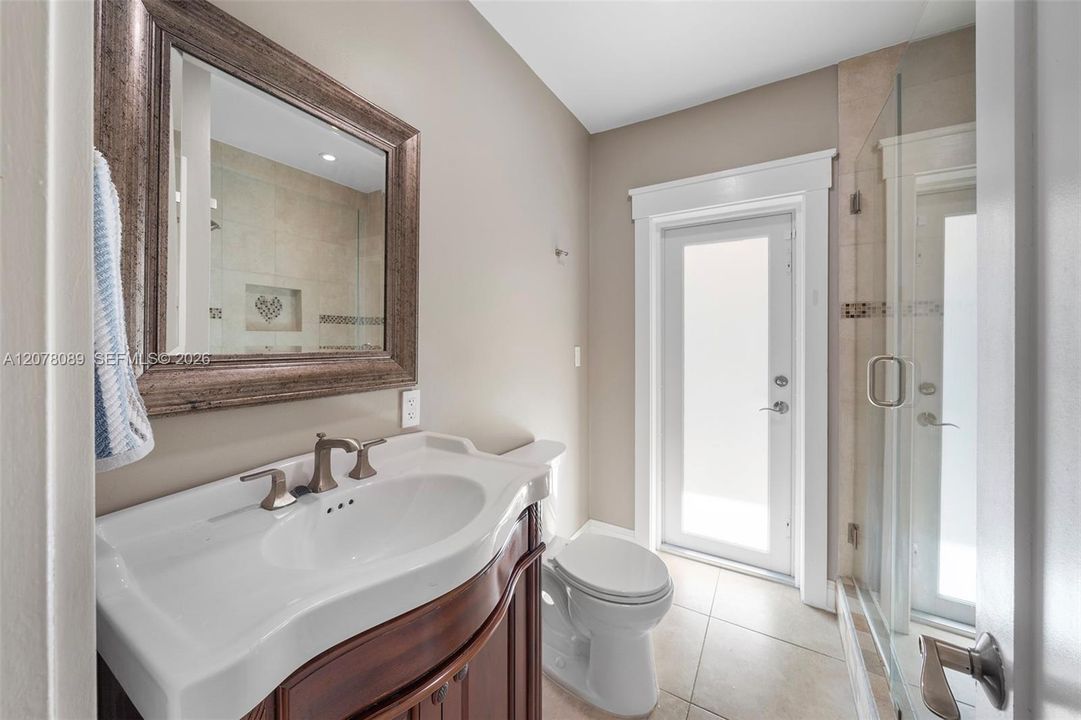 2nd Bathroom