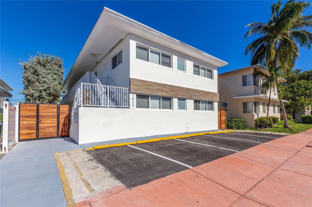 En Renta: $3,250 (2 camas, 2 baños, 920 Pies cuadrados)