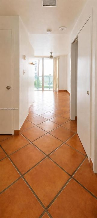 For Rent: $2,100 (1 beds, 1 baths, 500 Square Feet)