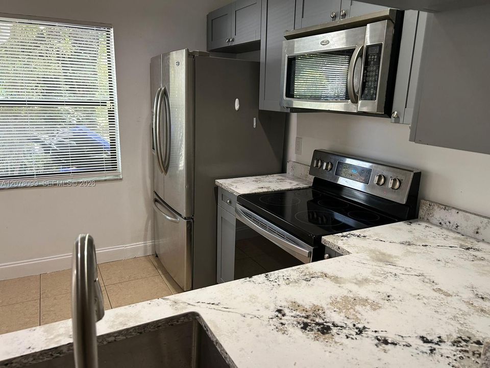 For Rent: $2,700 (2 beds, 2 baths, 1224 Square Feet)