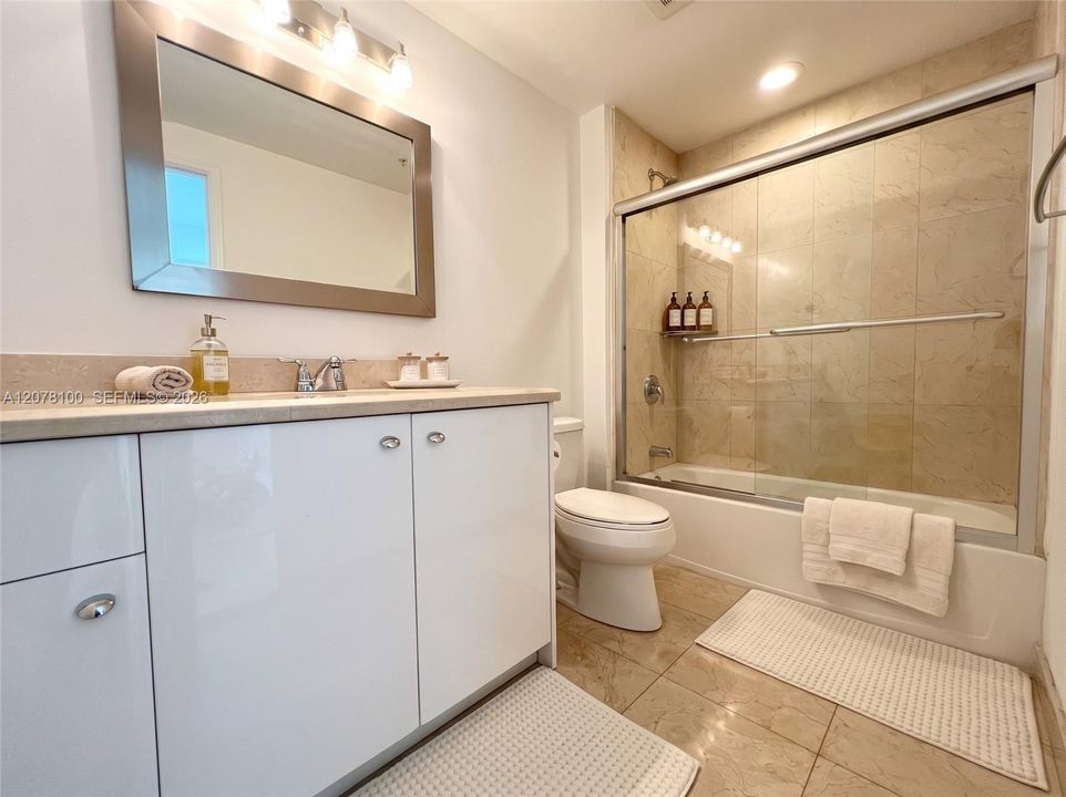 На продажу: $770,000 (3 спален, 3 ванн, 1825 Квадратных фут)