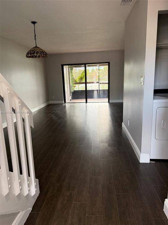 For Rent: $2,900 (4 beds, 2 baths, 1223 Square Feet)