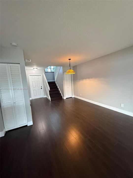 For Rent: $2,900 (4 beds, 2 baths, 1223 Square Feet)