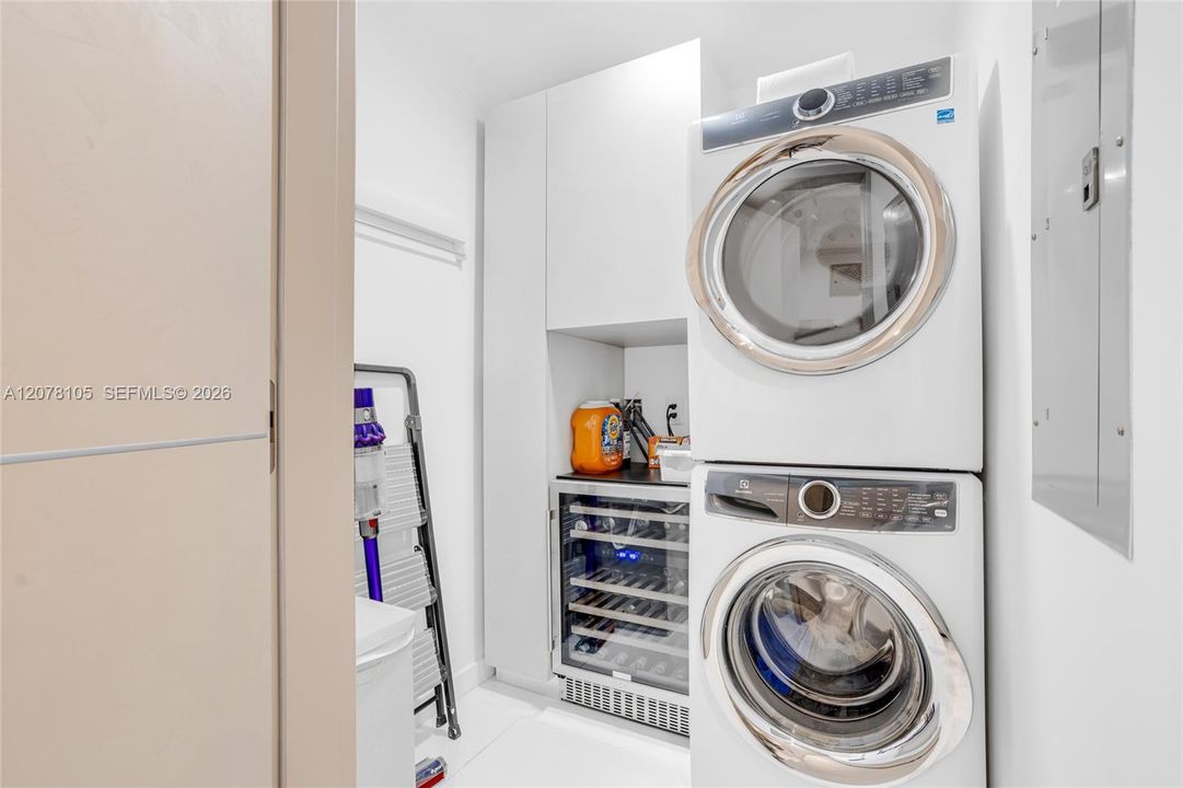 For Rent: $7,500 (2 beds, 3 baths, 1498 Square Feet)