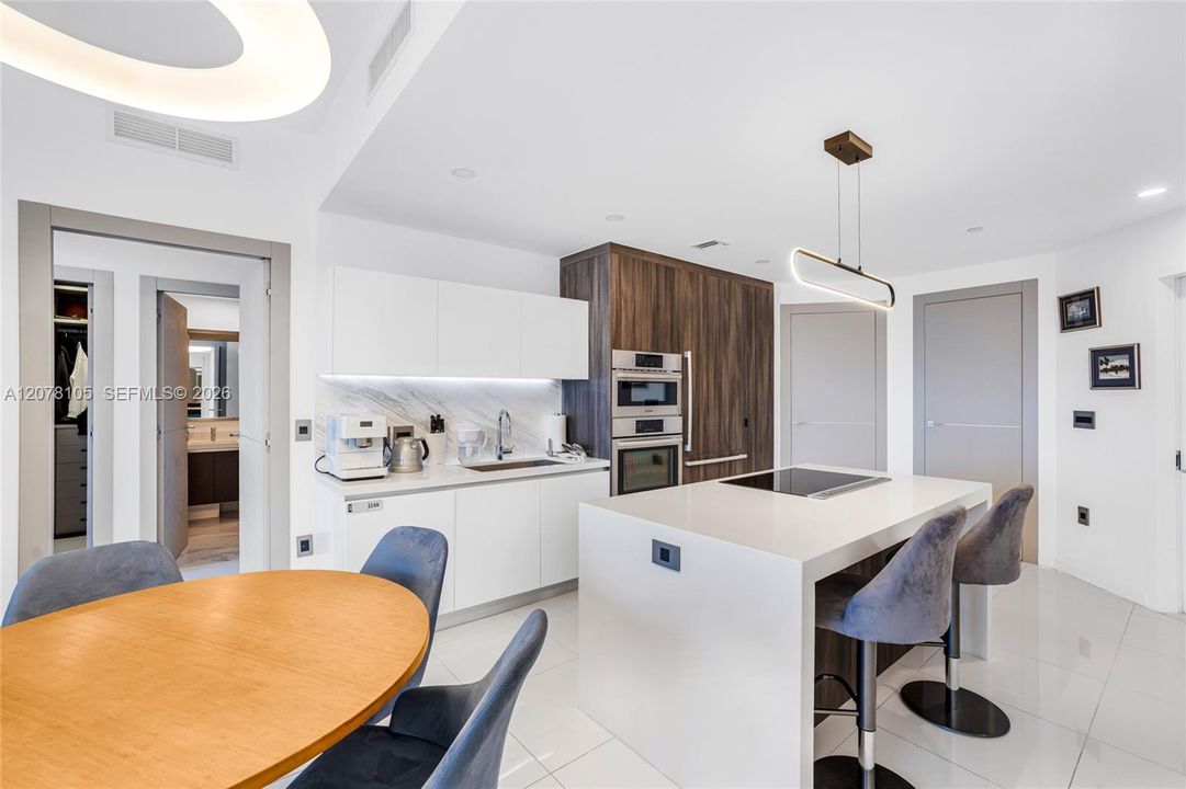 For Rent: $7,500 (2 beds, 3 baths, 1498 Square Feet)