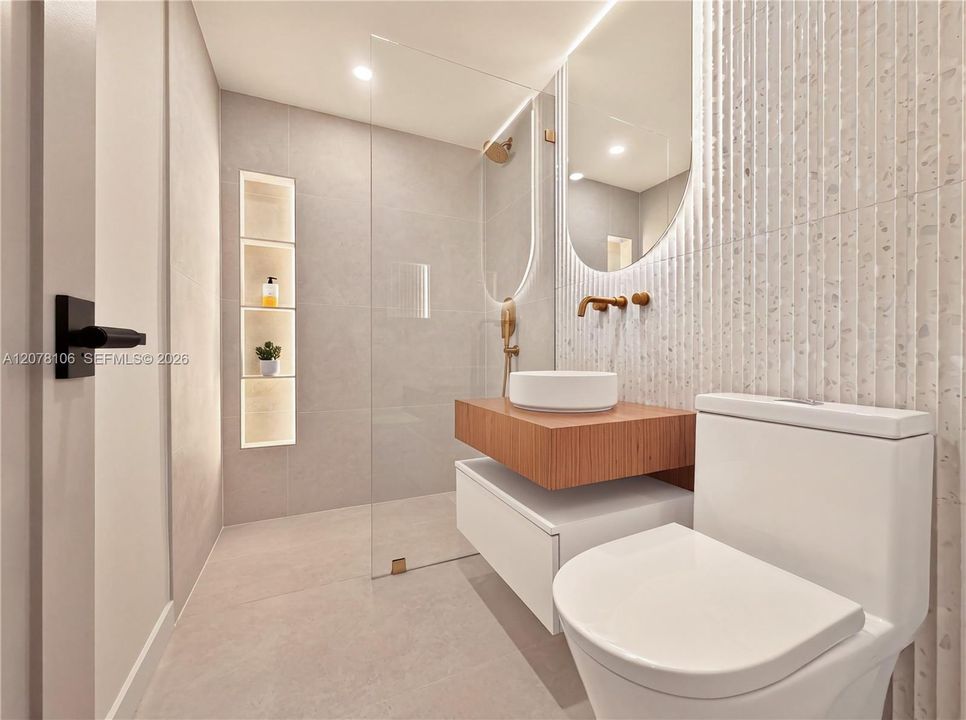 На продажу: $435,000 (2 спален, 2 ванн, 0 Квадратных фут)