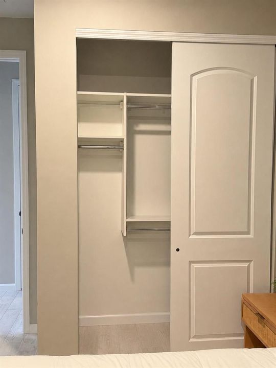 27-spare_bedroom_closet