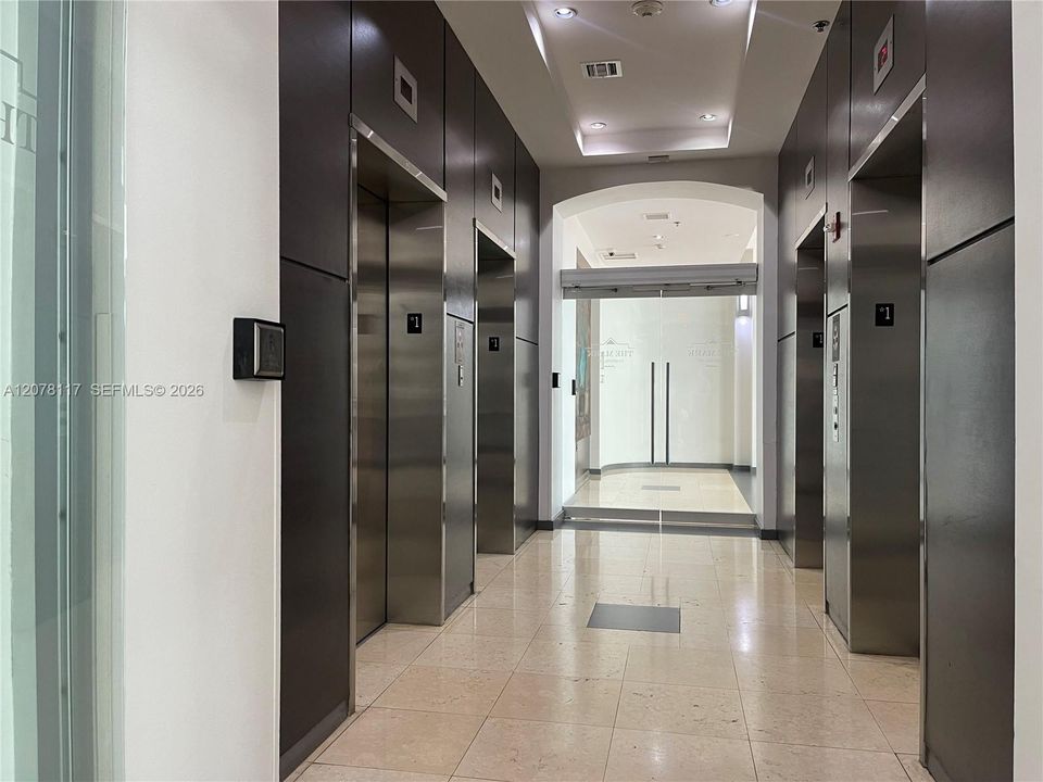 На продажу: $650,000 (2 спален, 2 ванн, 1140 Квадратных фут)