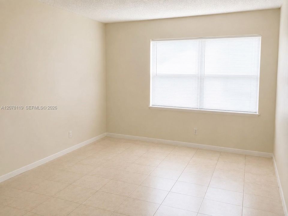 For Sale: $153,000 (2 beds, 2 baths, 1417 Square Feet)