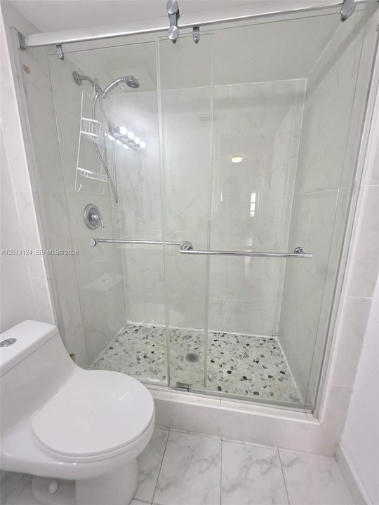 For Rent: $2,150 (2 beds, 2 baths, 985 Square Feet)