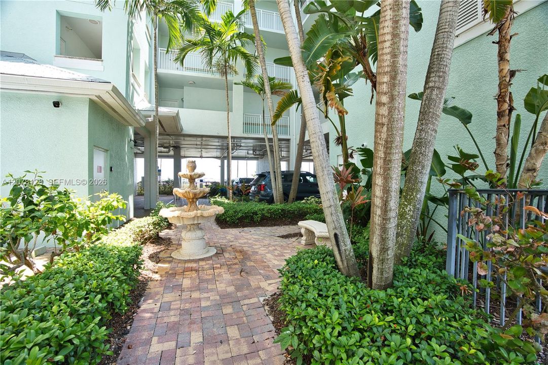For Rent: $5,000 (3 beds, 2 baths, 1393 Square Feet)