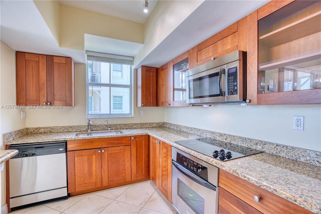 For Rent: $5,000 (3 beds, 2 baths, 1393 Square Feet)