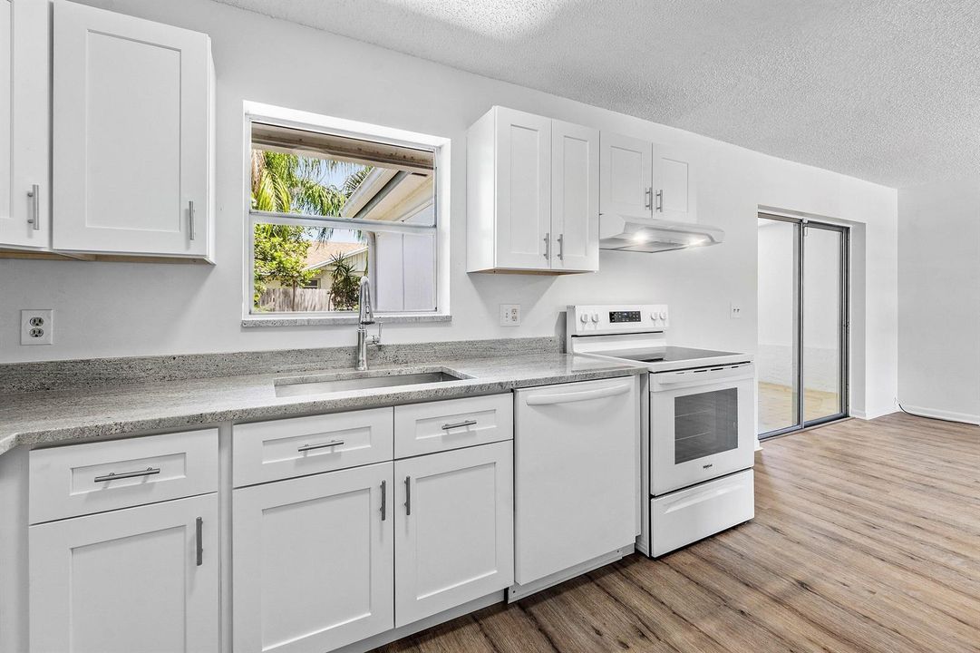 010-149ArrowheadCircle-Jupiter-FL-33458-