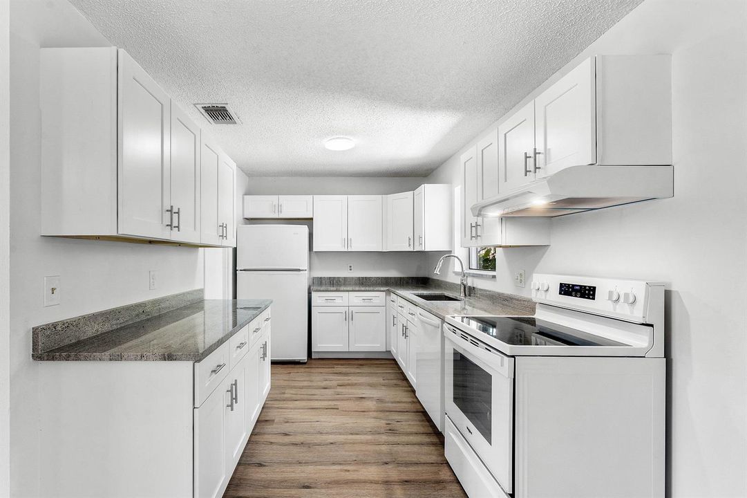 012-149ArrowheadCircle-Jupiter-FL-33458-