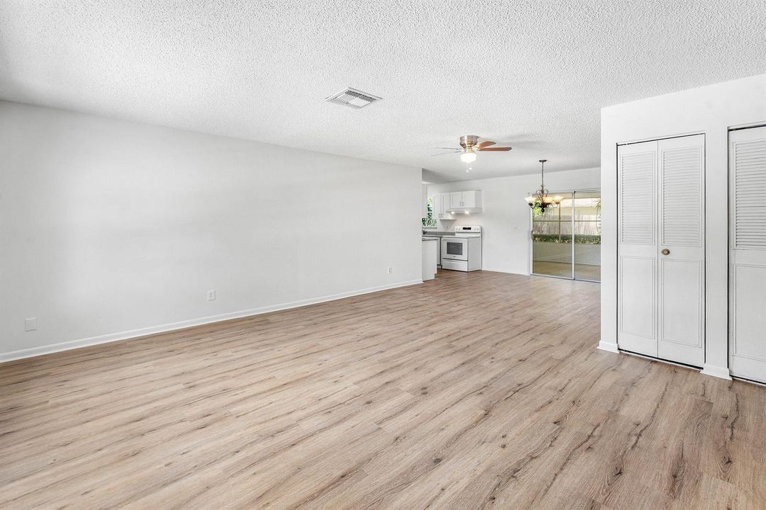009-149ArrowheadCircle-Jupiter-FL-33458-