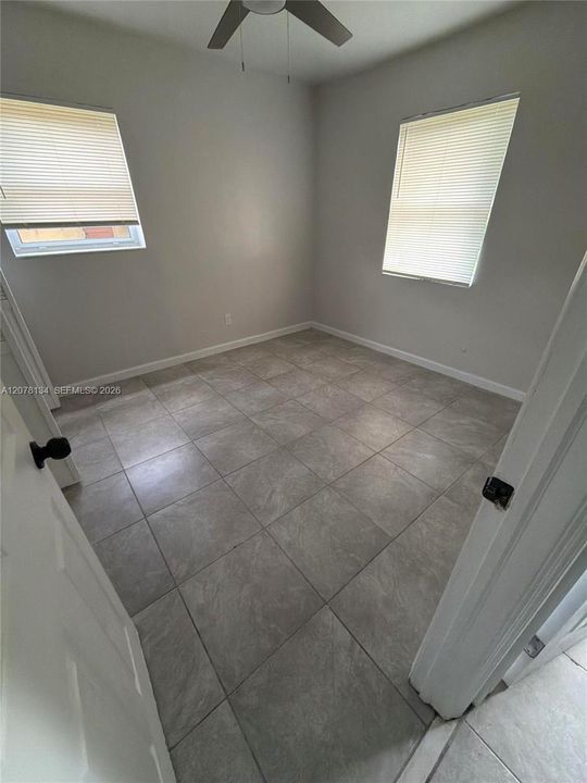 En Venta: $385,000 (3 camas, 1 baños, 876 Pies cuadrados)