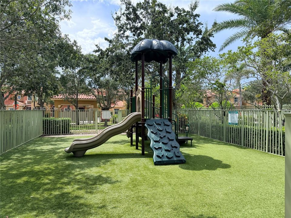 For Rent: $2,875 (3 beds, 2 baths, 1396 Square Feet)