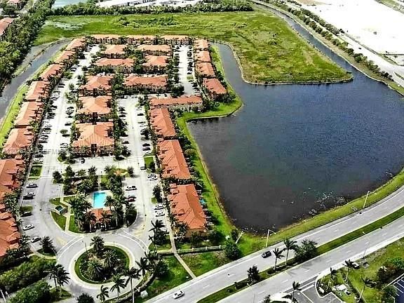For Rent: $2,875 (3 beds, 2 baths, 1396 Square Feet)