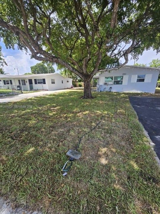 For Sale: $385,000 (0 beds, 0 baths, 1297 Square Feet)