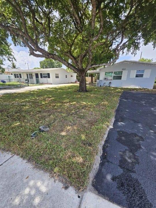 For Sale: $385,000 (0 beds, 0 baths, 1297 Square Feet)