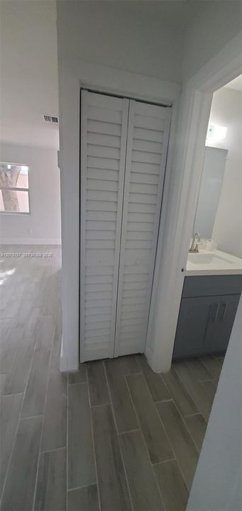 For Sale: $385,000 (0 beds, 0 baths, 1297 Square Feet)