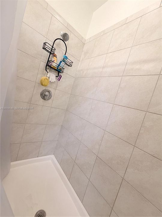 For Rent: $3,350 (4 beds, 2 baths, 1614 Square Feet)
