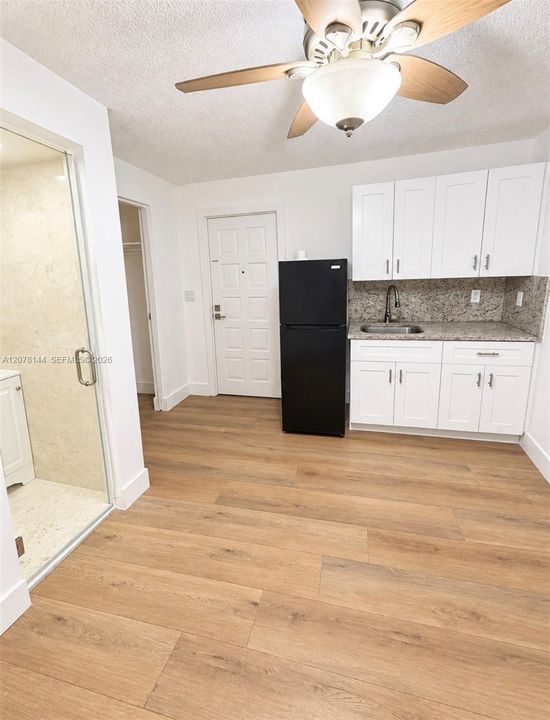 For Rent: $1,600 (1 beds, 1 baths, 2132 Square Feet)