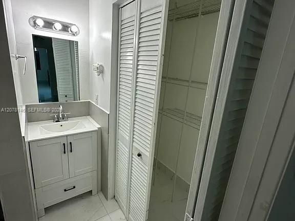 For Rent: $1,900 (2 beds, 1 baths, 1520 Square Feet)