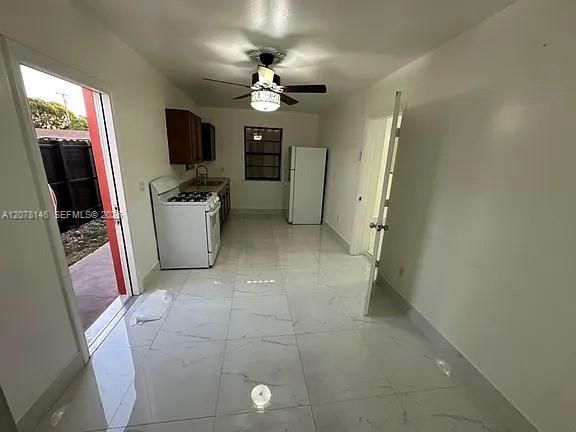 For Rent: $1,900 (2 beds, 1 baths, 1520 Square Feet)