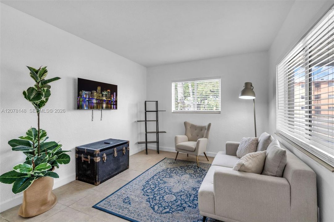For Rent: $2,000 (2 beds, 2 baths, 1809 Square Feet)