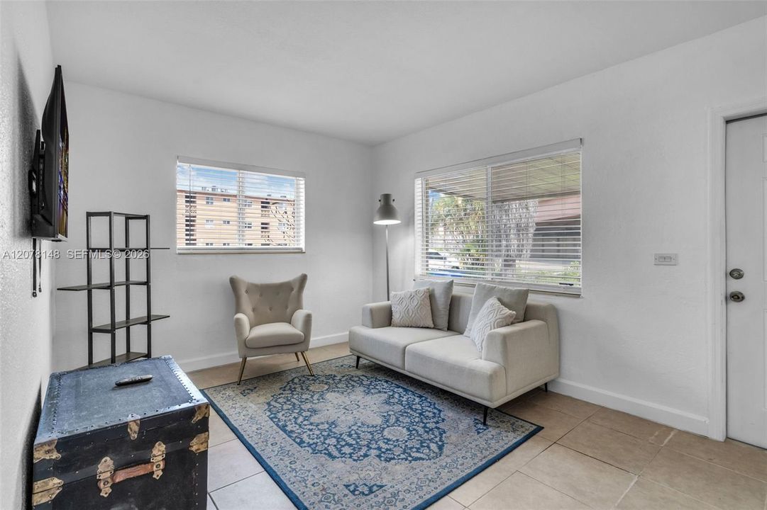 For Rent: $2,000 (2 beds, 2 baths, 1809 Square Feet)
