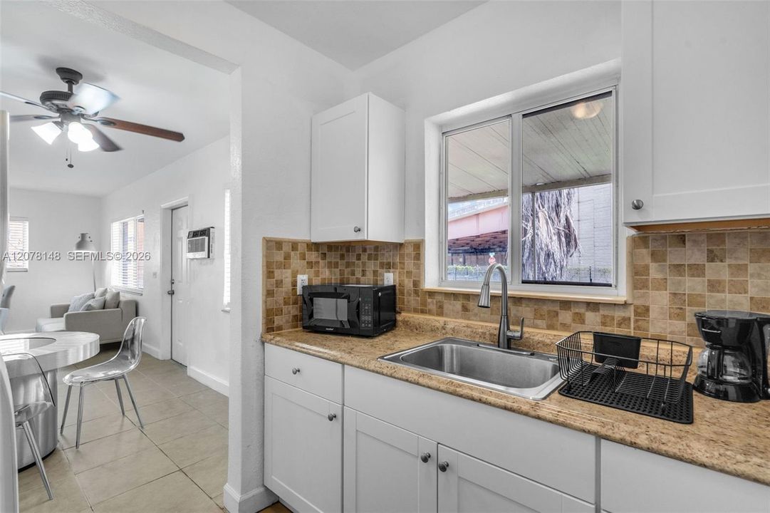 For Rent: $2,000 (2 beds, 2 baths, 1809 Square Feet)