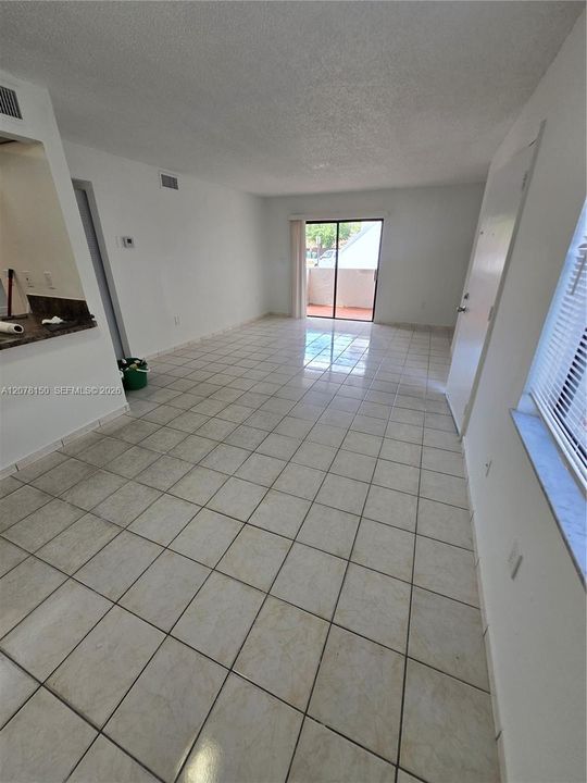 En Renta: $2,100 (2 camas, 2 baños, 950 Pies cuadrados)
