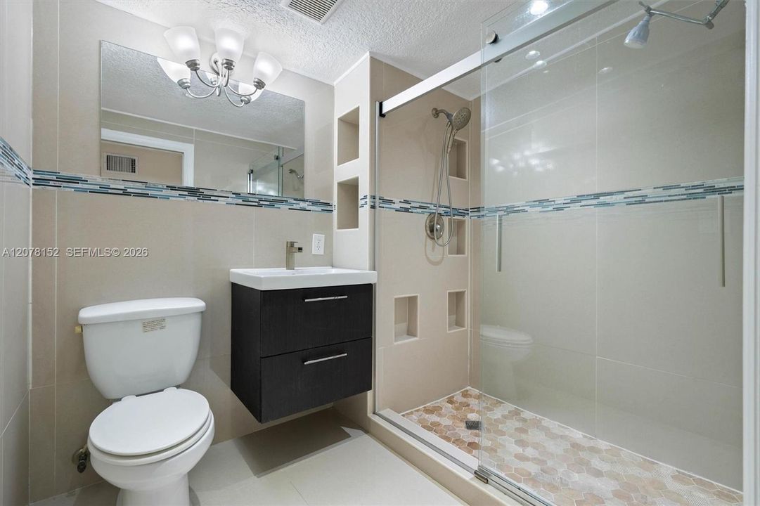 В аренду: $3,500 (3 спален, 3 ванн, 1649 Квадратных фут)