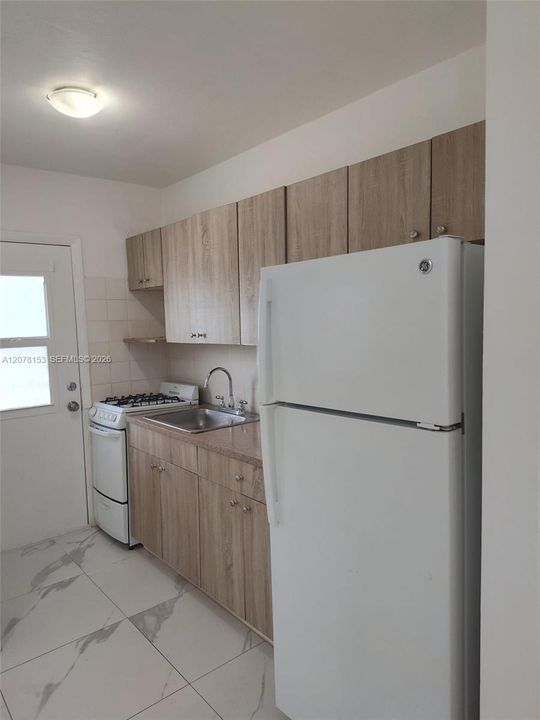 For Rent: $1,700 (1 beds, 1 baths, 600 Square Feet)